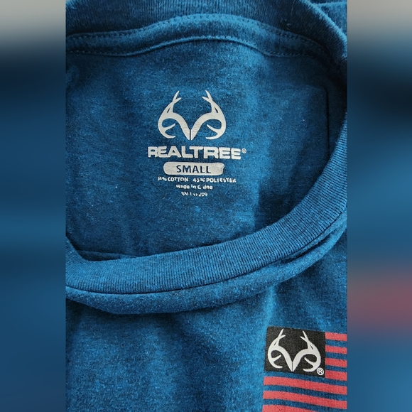 Realtree long sleeve - Picture 2 of 2